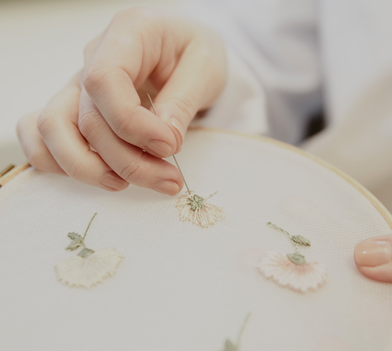 Phillipa-Lepley-Craftsmanship-Bespoke-Embellishment-Flowers-London-Atelier