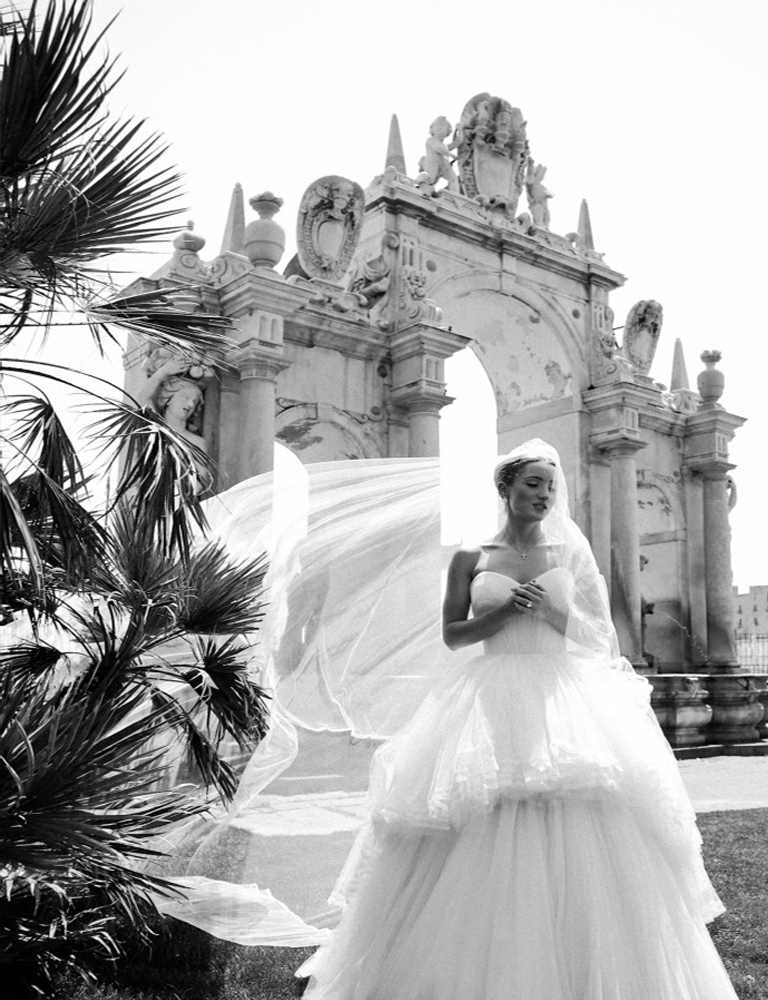 Phillipa-Lepley-Fairytale-Couture-Wedding-Dress-London-Tiers-Tulle-Strapless