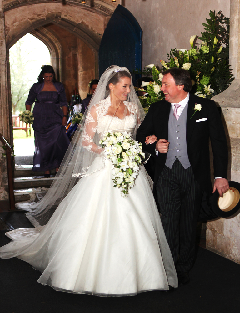 Phillipa-Lepley-Wedding-Dress-London-Veil-Long-Sleeved-Tiara