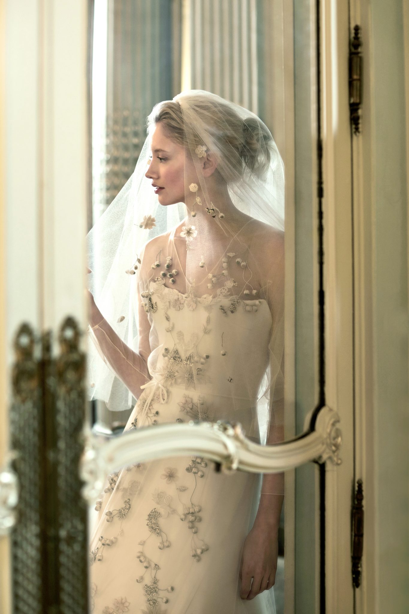 Phillipa-Lepley-3d-floral-wedding-dress-London