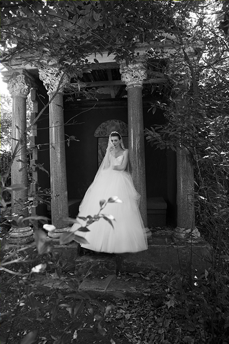 Phillipa Lepley Couture Wedding Dress London UK Designer Bespoke Couture JPG BW PORTRAIT V1 010 Grand Surprise 1415 460 x 490
