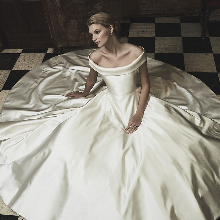 Phillipa Lepley Couture Designer Top Tips On How To Choose A Wedding Dress
