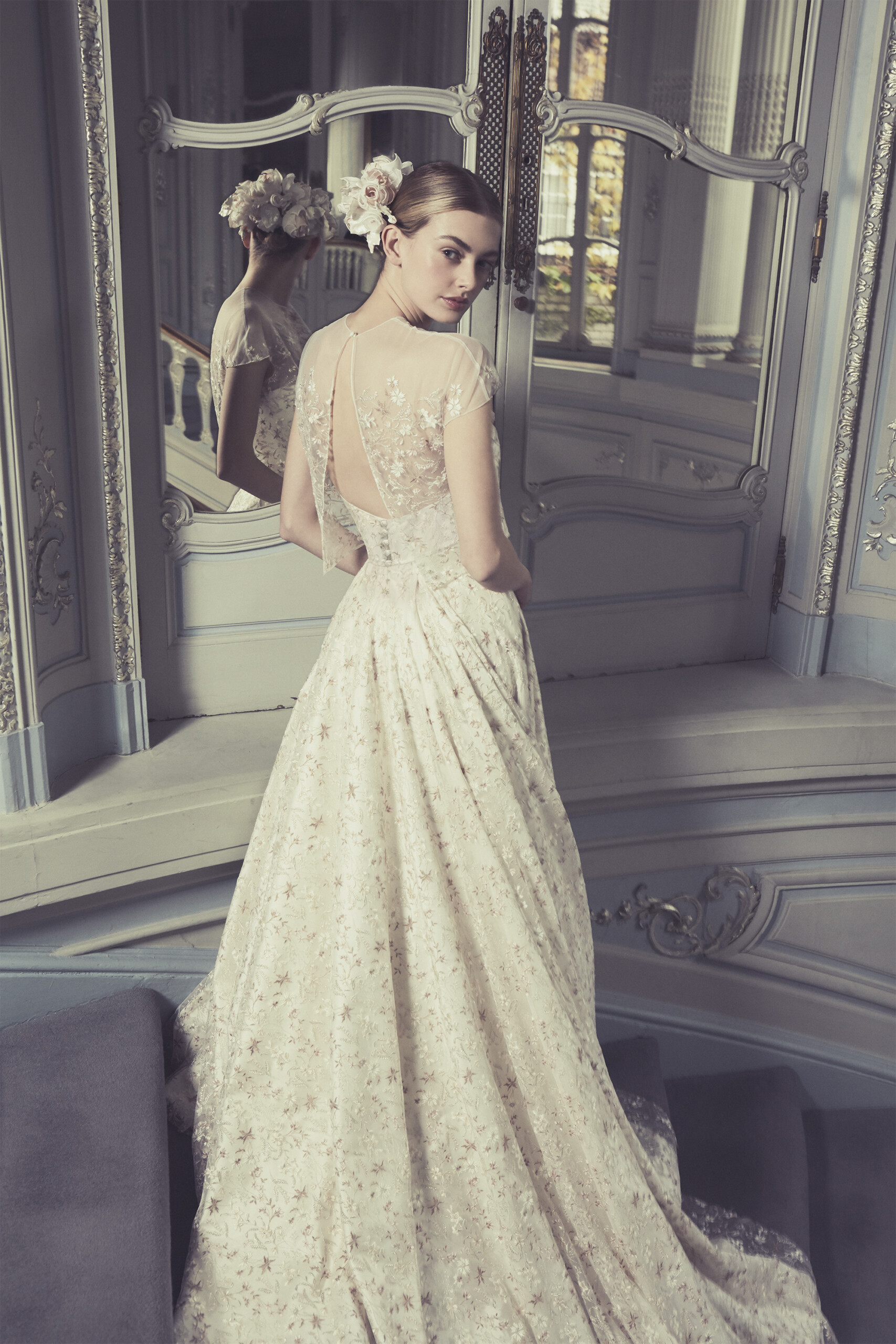 exquisite lace couture wedding dress