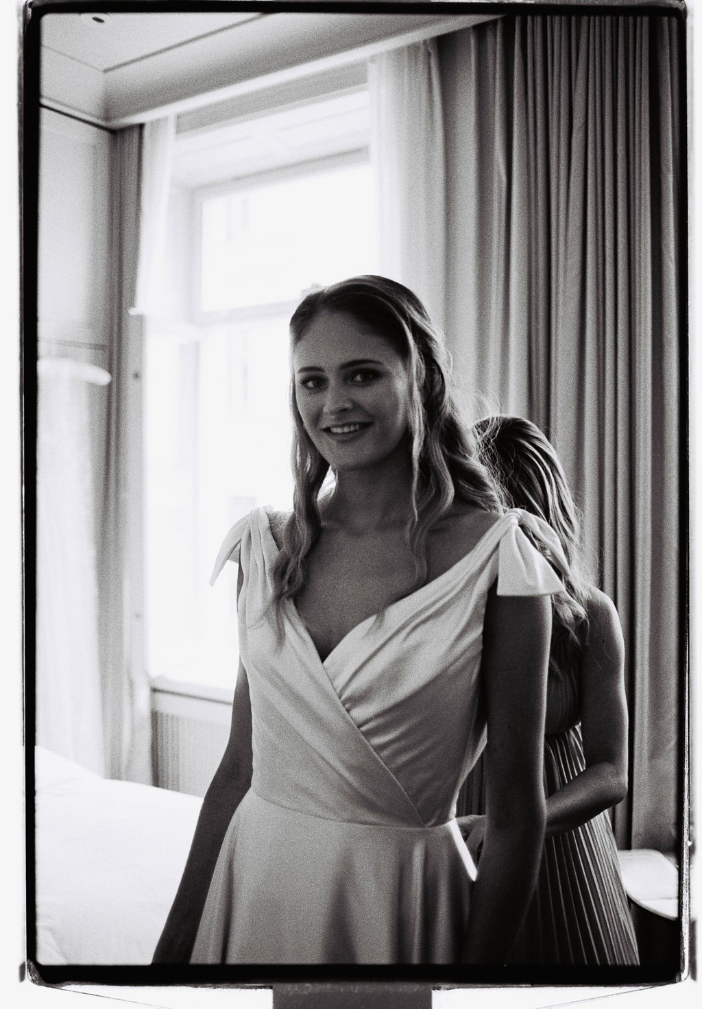 Phillipa Lepley Bride Alexia Ivory Vienna Crossover Woodland Leaves Veil