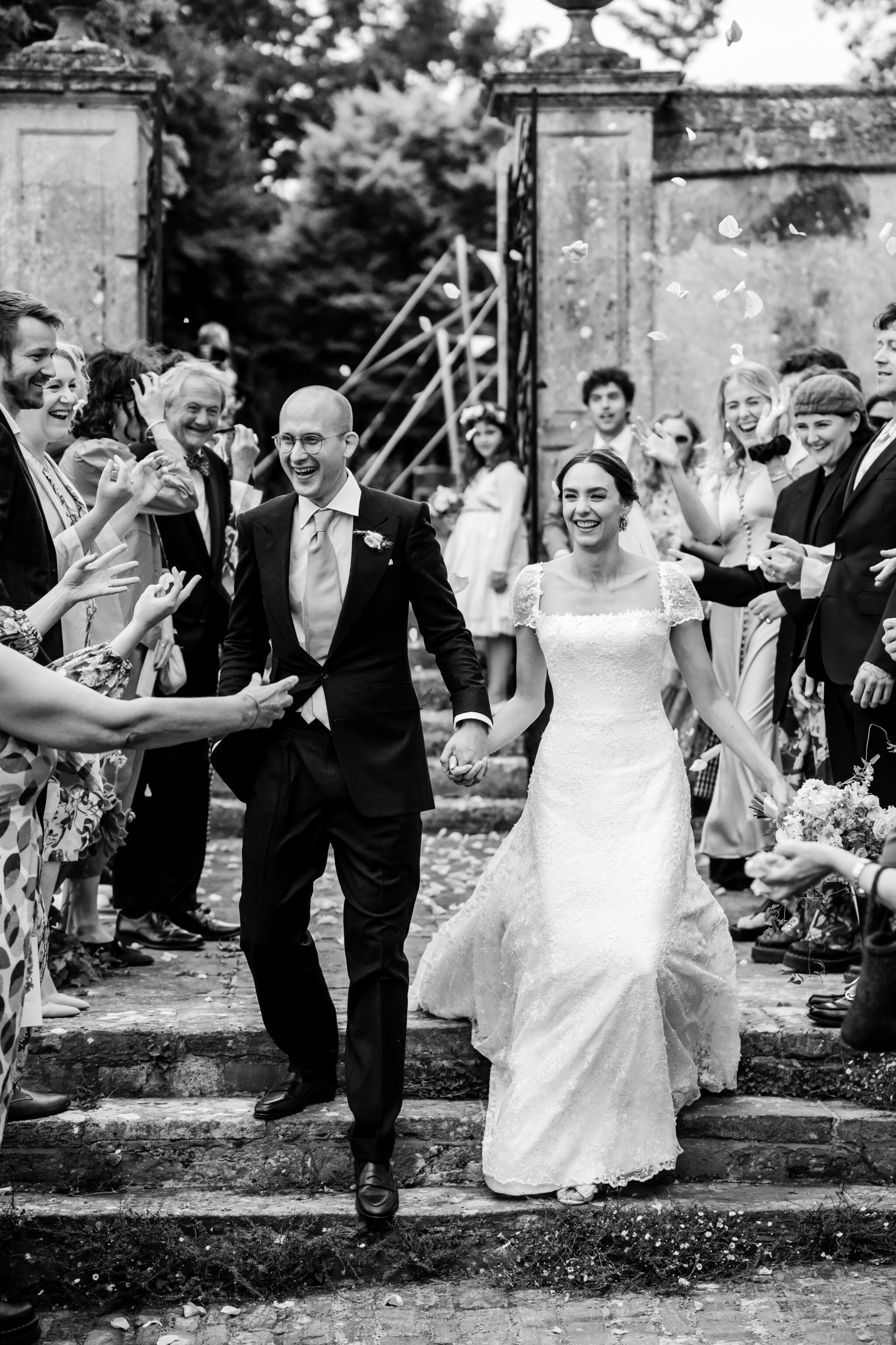 Phillipa_Lepley_Bride_Karis_Jasmine_Ivy_Lace_Bespoke_Embroidered_Veil