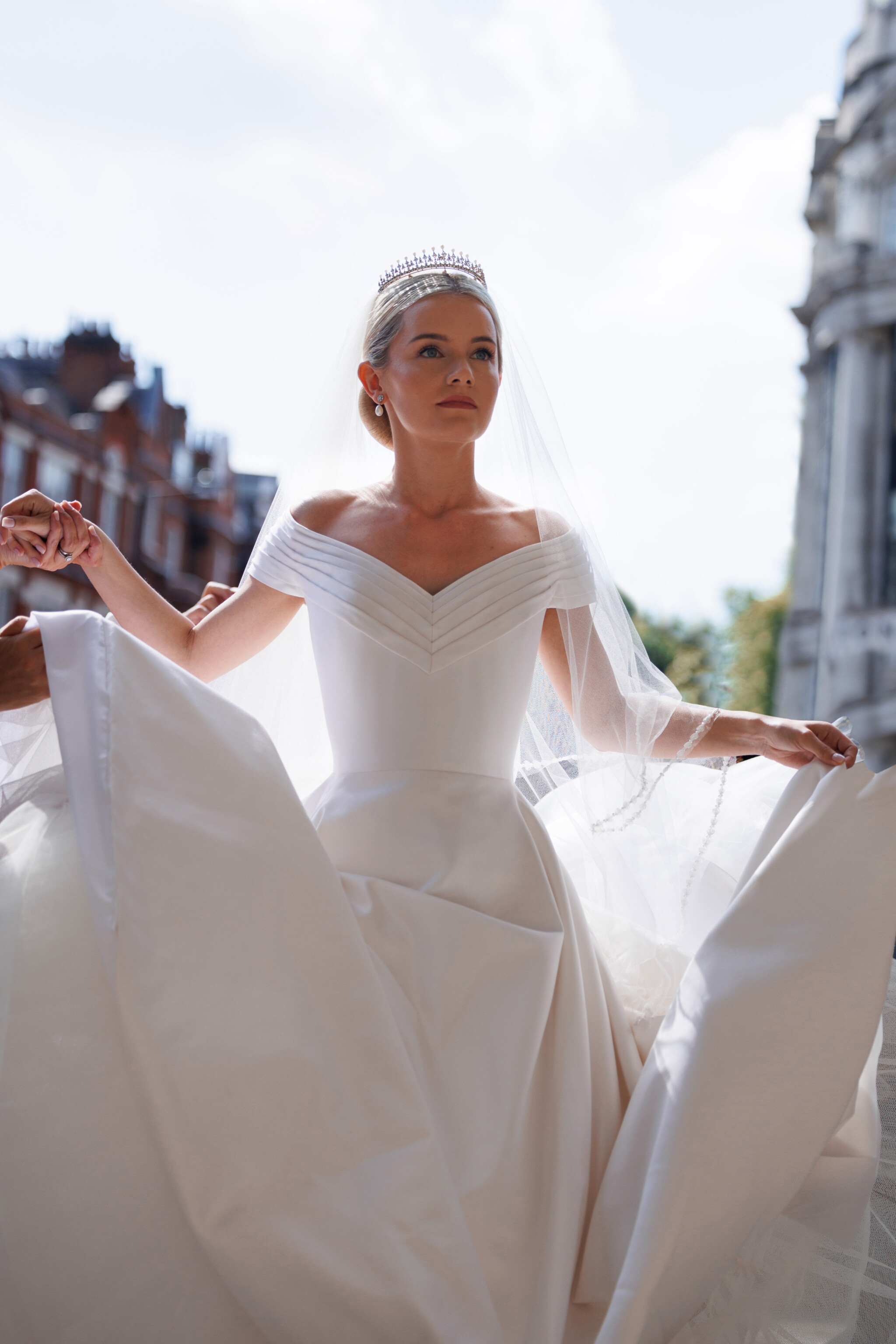 A Guide To Modern Bridal Style Contemporary Couture Wedding Dress Phillipa Lepley Bride