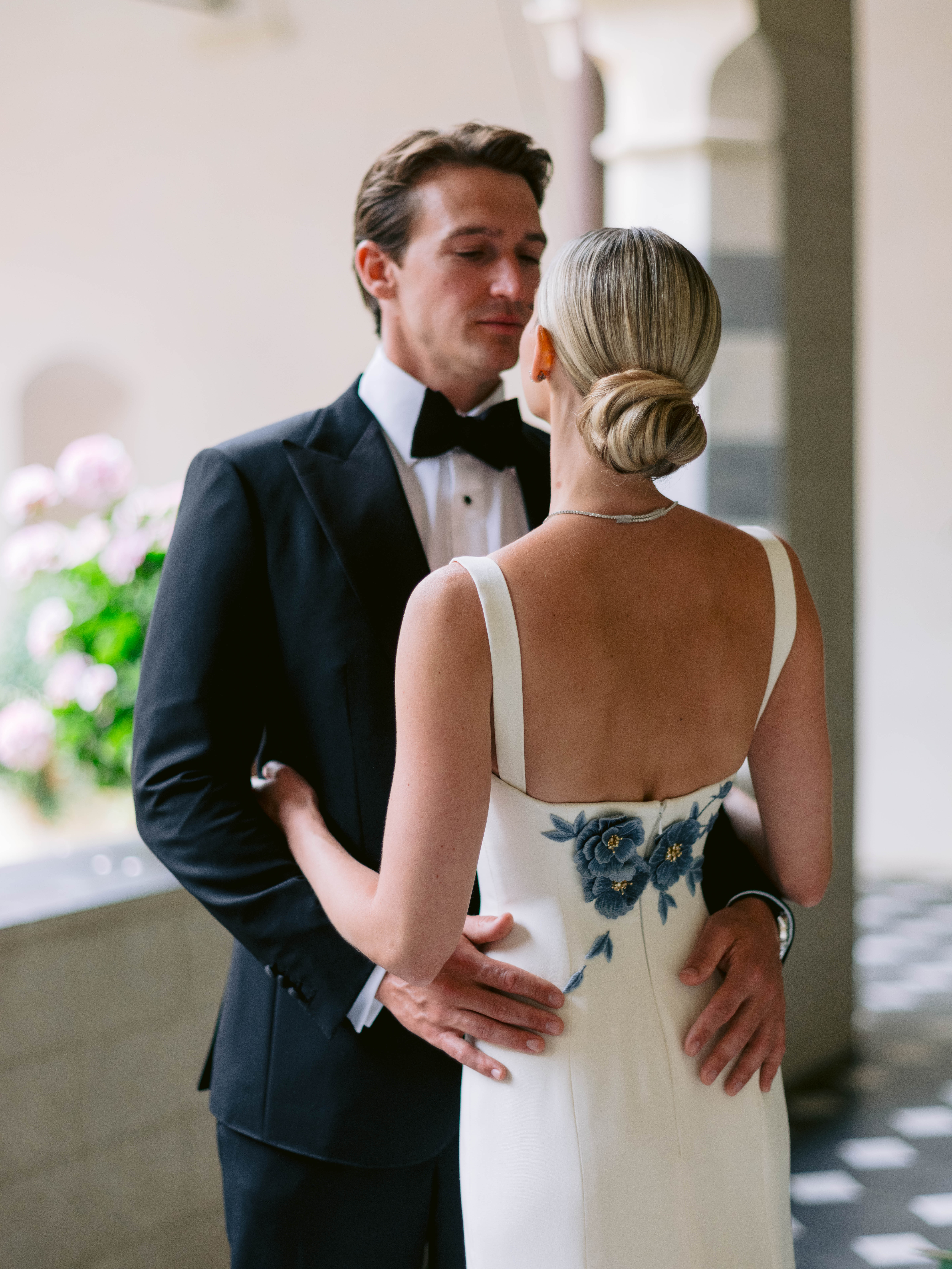 Vogue Wedding Phillipa Lepley Bespoke Wedding Dress Ivory Silk Crepe Fitted Gown With Detachable Cape Portofino Wedding