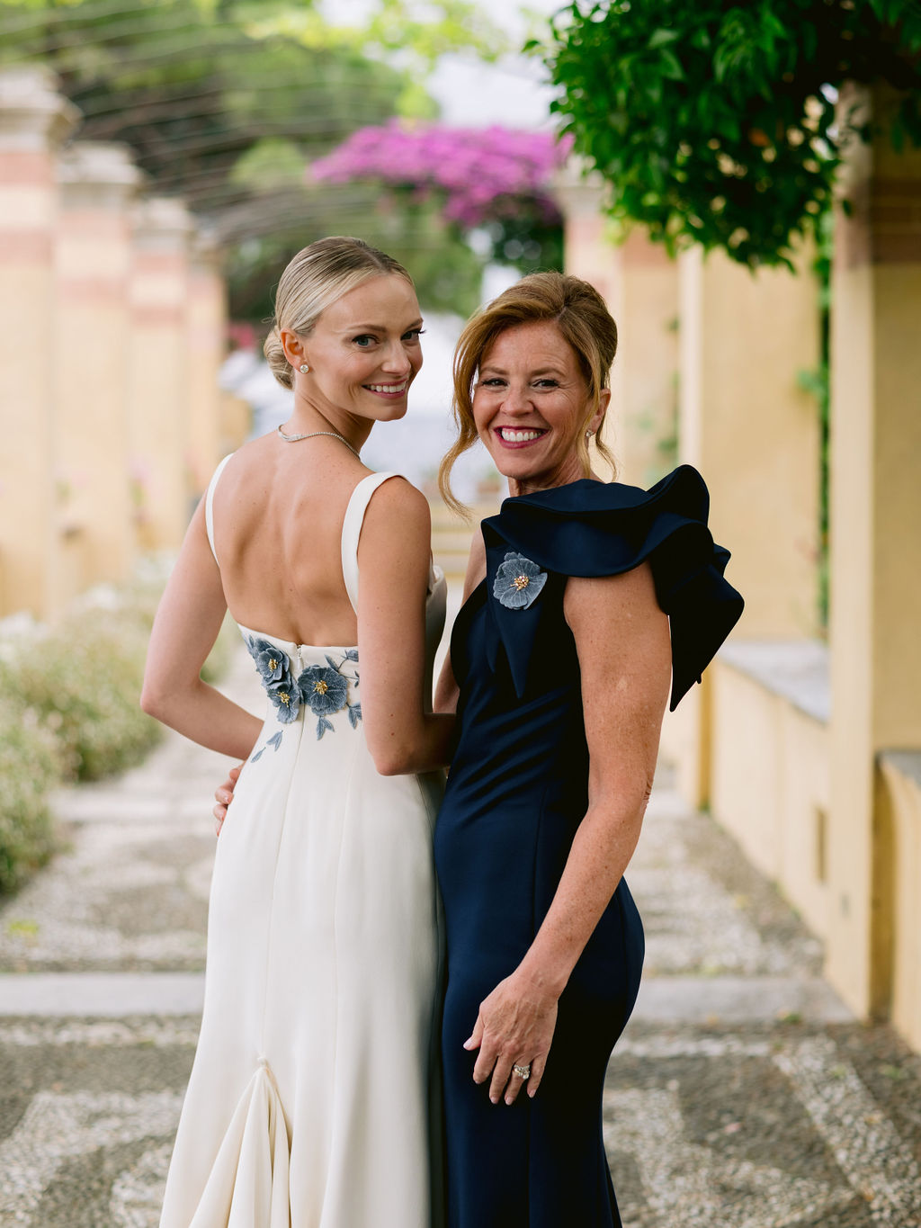 Vogue Wedding Phillipa Lepley Bespoke Wedding Dress Ivory Silk Crepe Fitted Gown With Detachable Cape