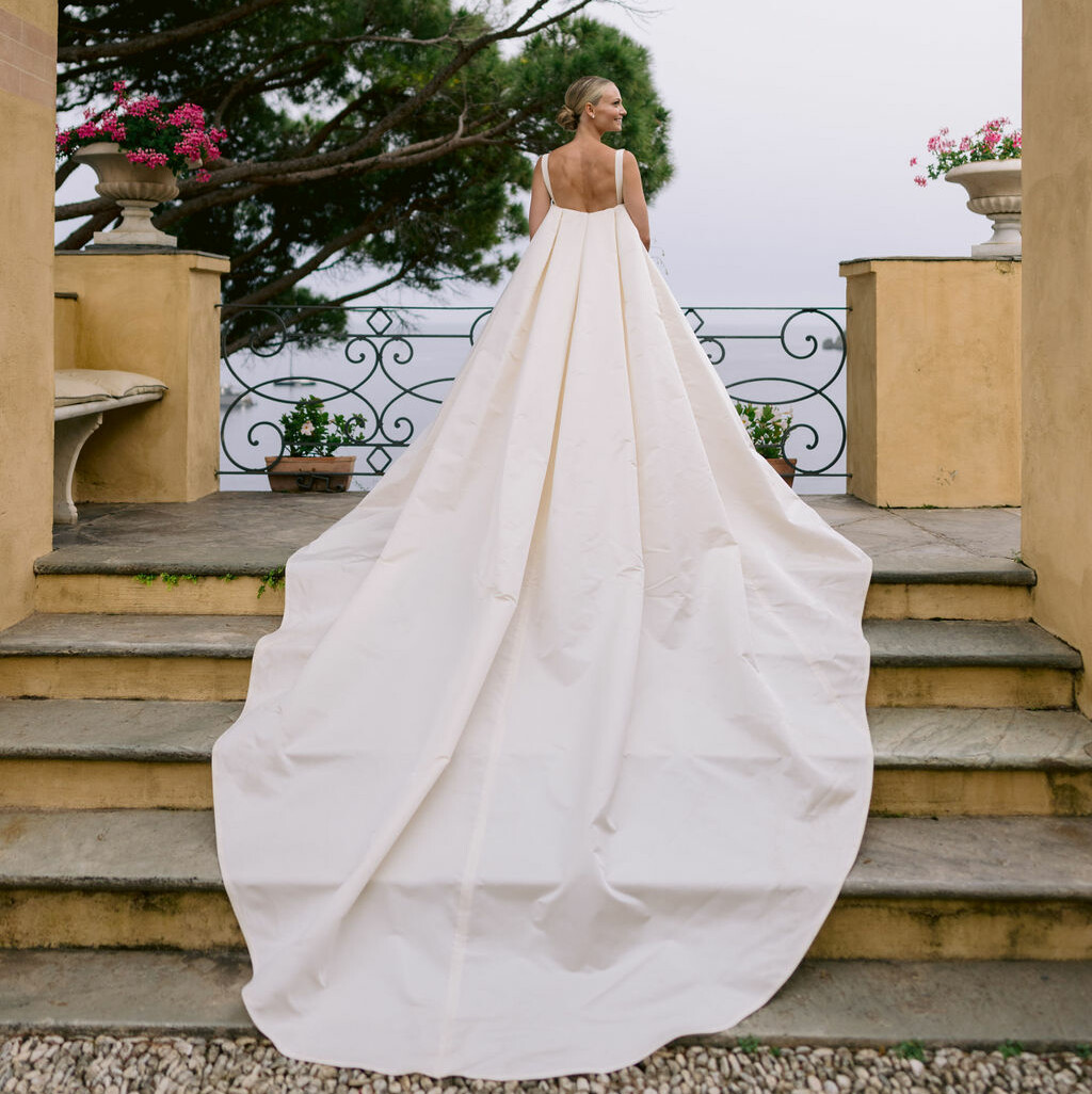 Vogue Wedding Phillipa Lepley Bespoke Wedding Dress Ivory Silk Crepe Fitted Gown With Detachable Cape