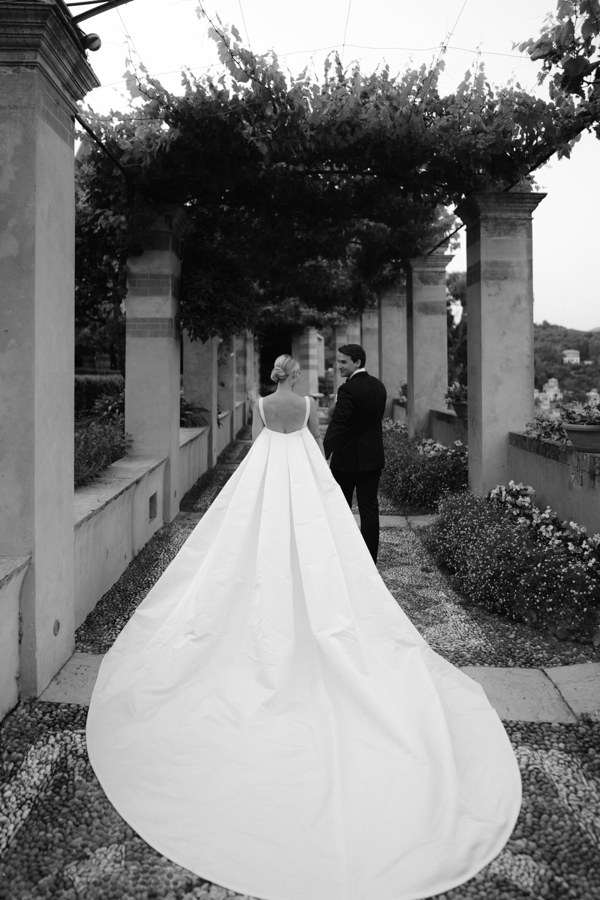 Vogue Wedding Phillipa Lepley Bespoke Wedding Dress Ivory Silk Crepe Fitted Gown With Detachable Cape Portofino Wedding