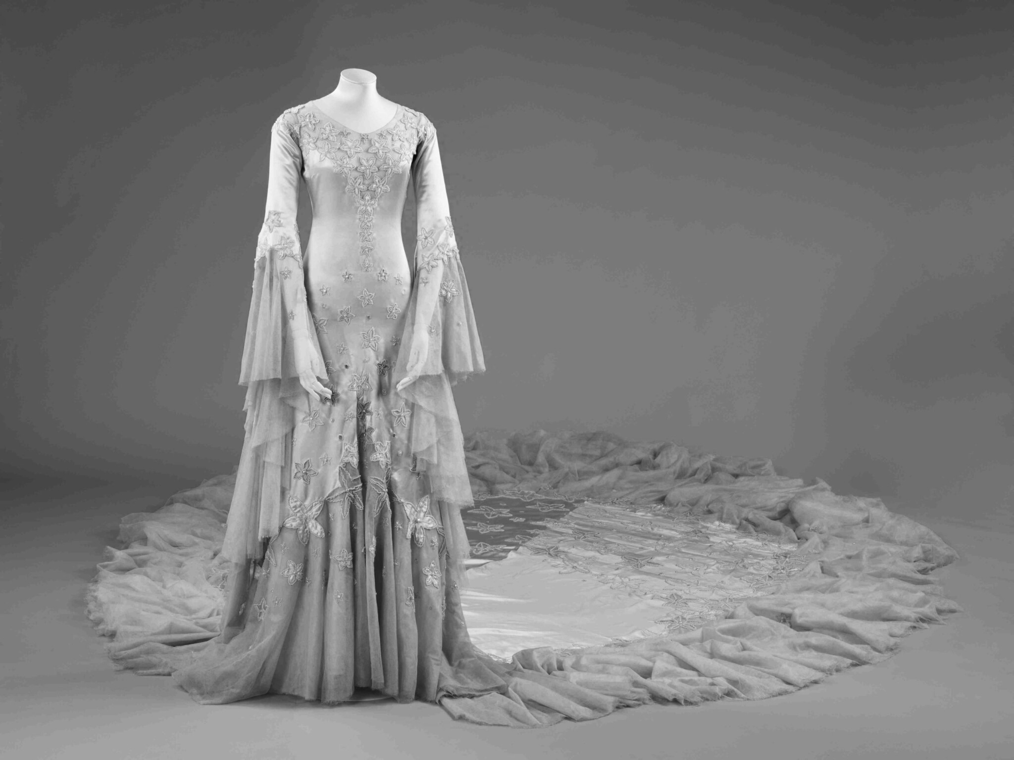 Phillipa Lepley Bespoke Celestial Puff Sleeve Wedding Dress Lady Violet Manners Viscountess Garnock Wedding At Belvoir Castle